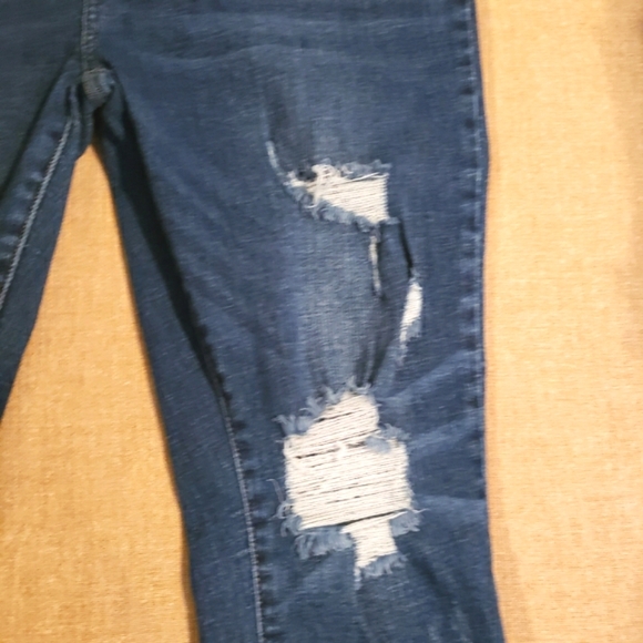 Judy Blue High-Rise Jean Capris Med Wash Denim With Factory Distressing Sz 15/31 - Picture 7 of 12